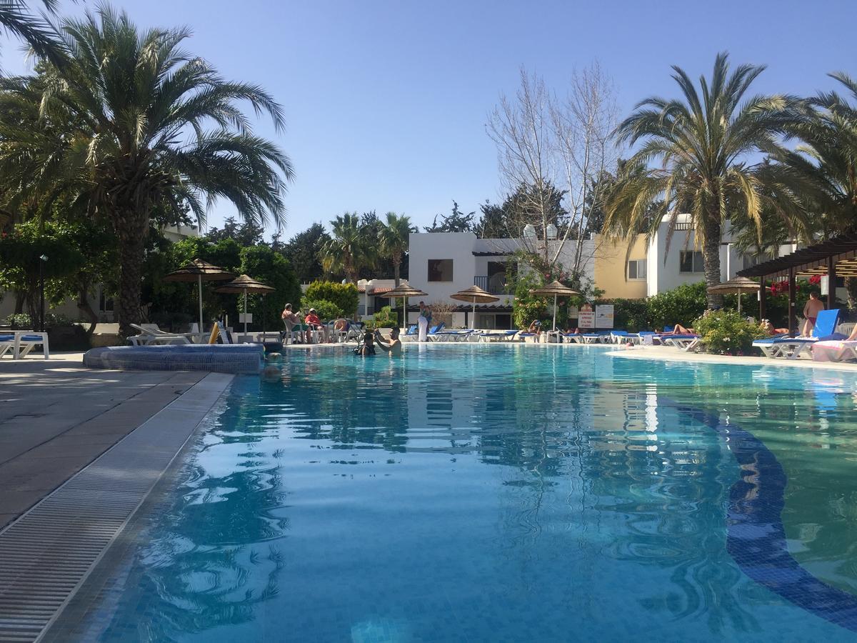 Paphos Gardens Apartment Extérieur photo